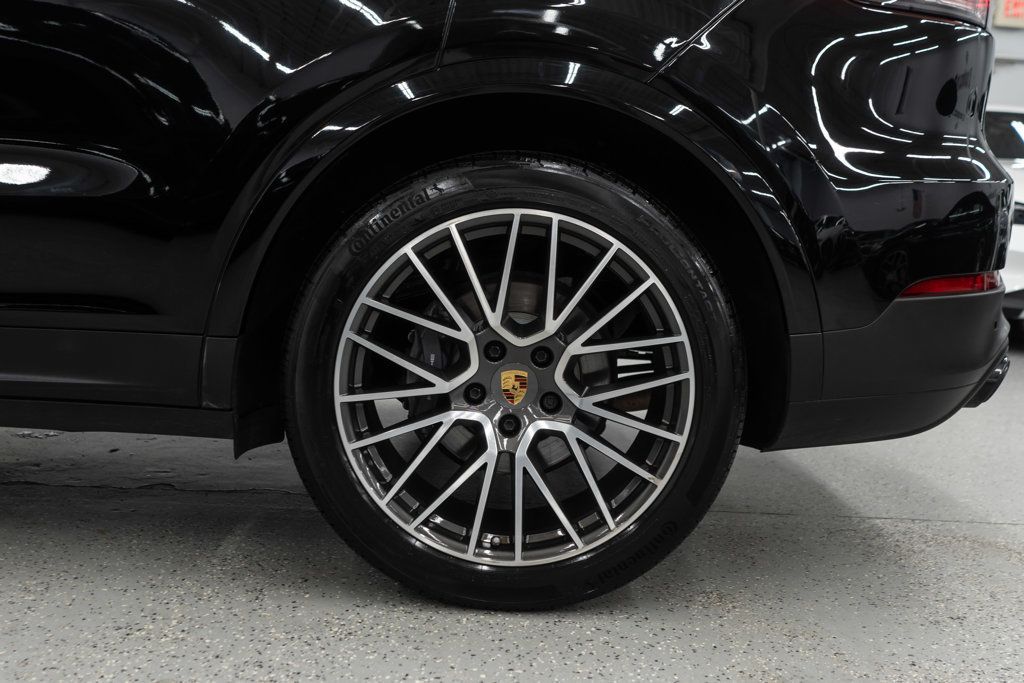 2023 Porsche Cayenne Platinum Edition photo 33