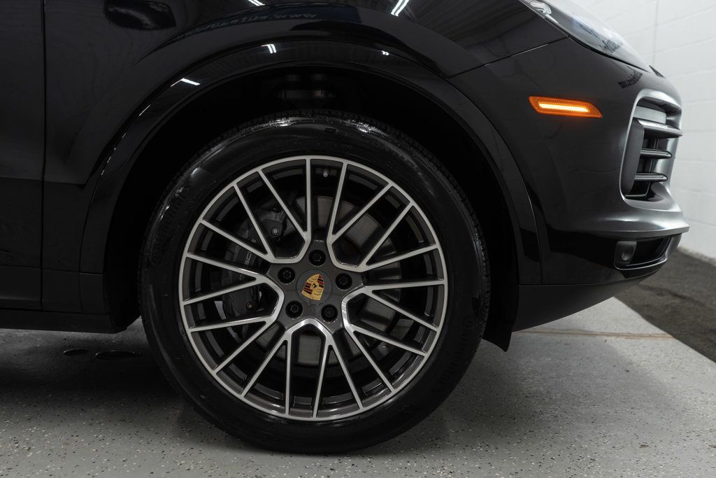 2023 Porsche Cayenne Platinum Edition photo 35