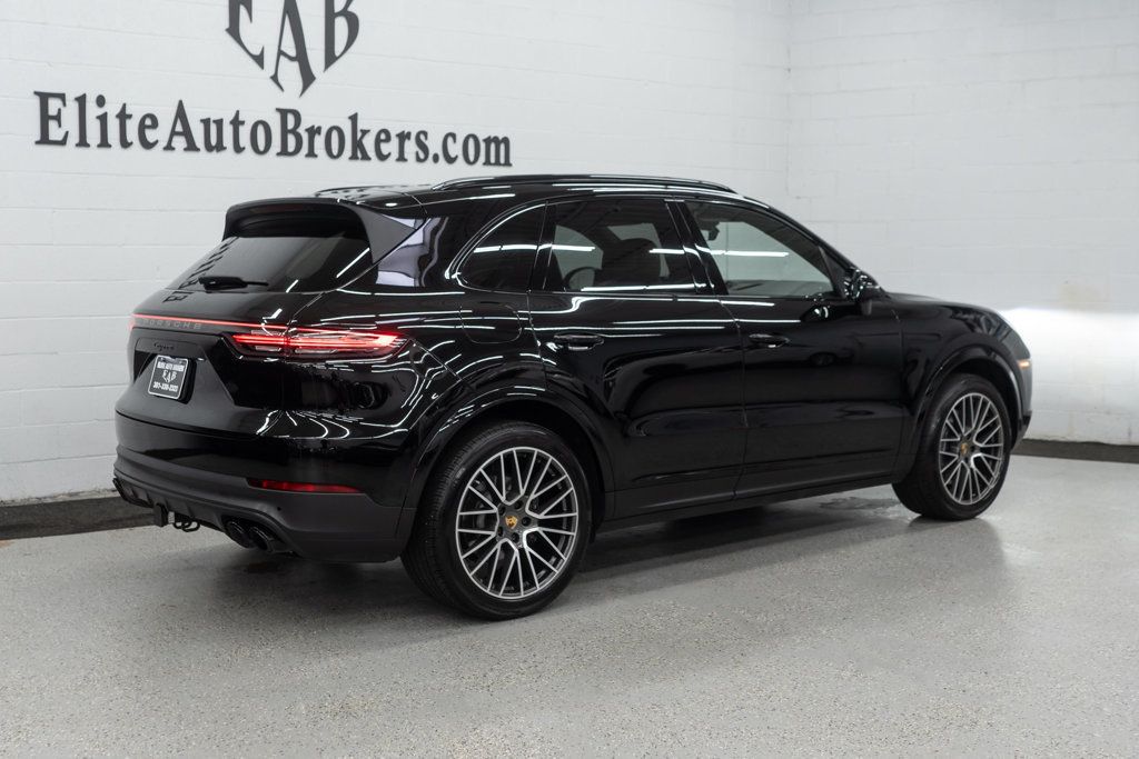 2023 Porsche Cayenne Platinum Edition photo 36