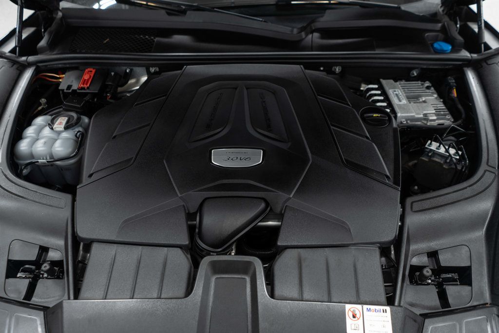 2023 Porsche Cayenne Platinum Edition photo 38