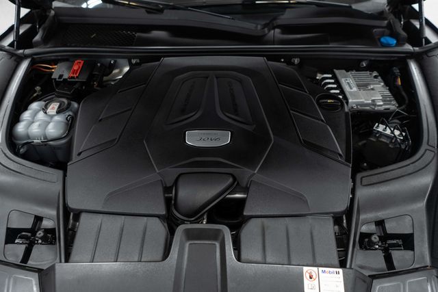 2023 Porsche Cayenne Platinum Edition - 22908447 - 41