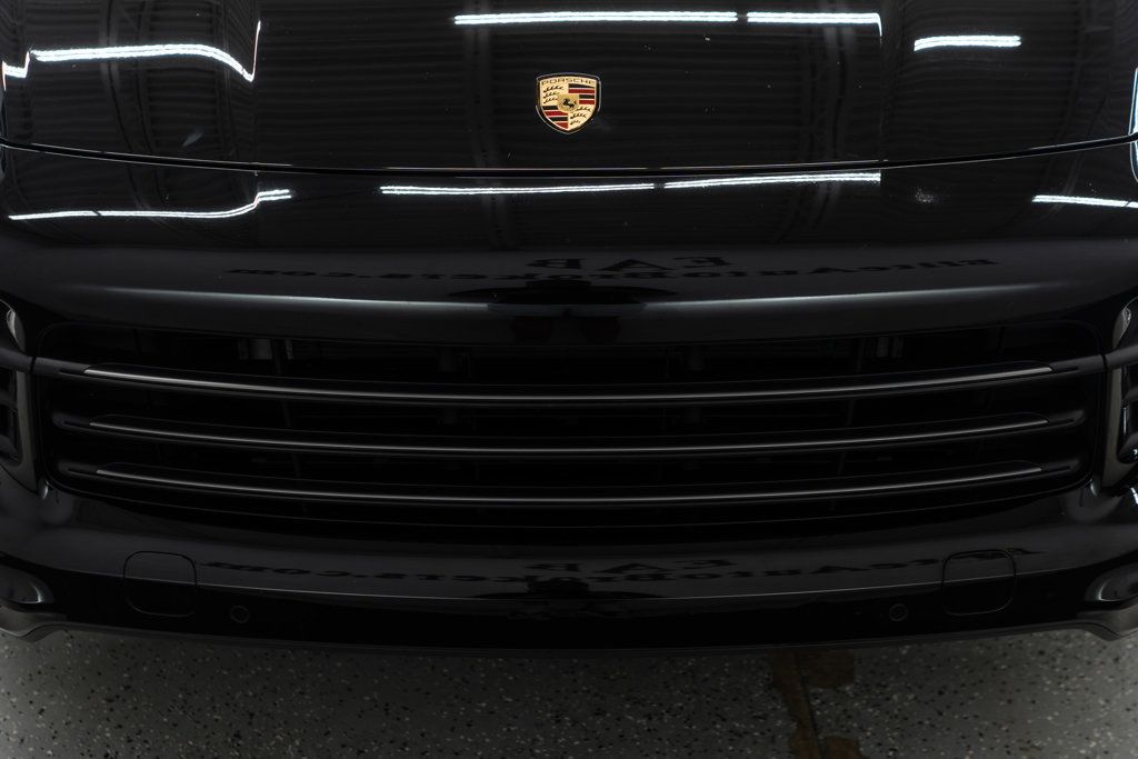 2023 Porsche Cayenne Platinum Edition photo 40