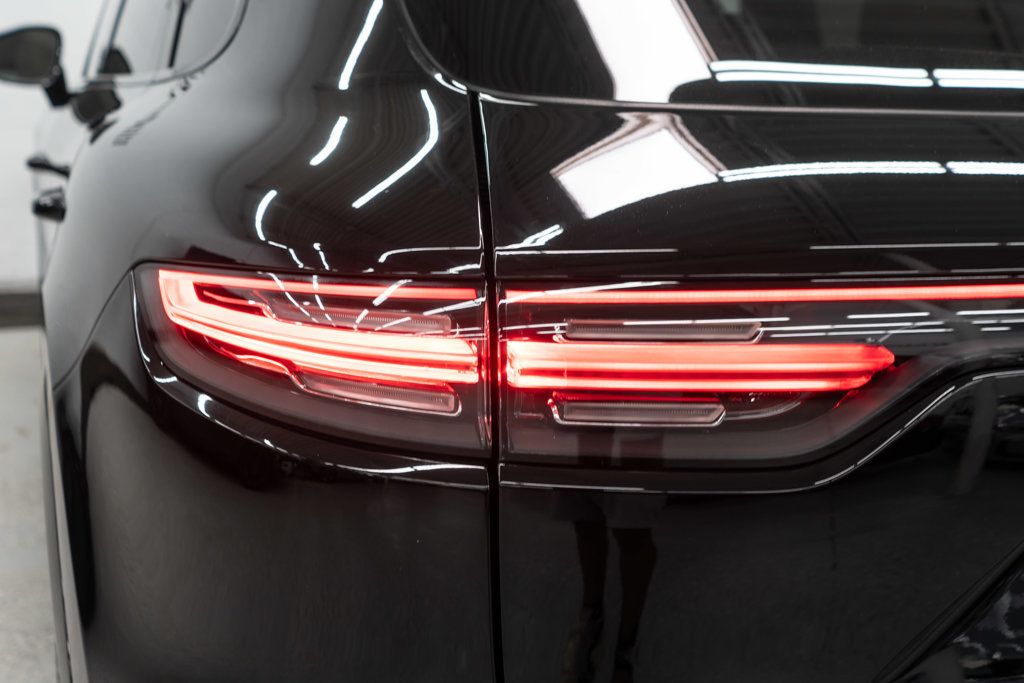 2023 Porsche Cayenne Platinum Edition photo 42