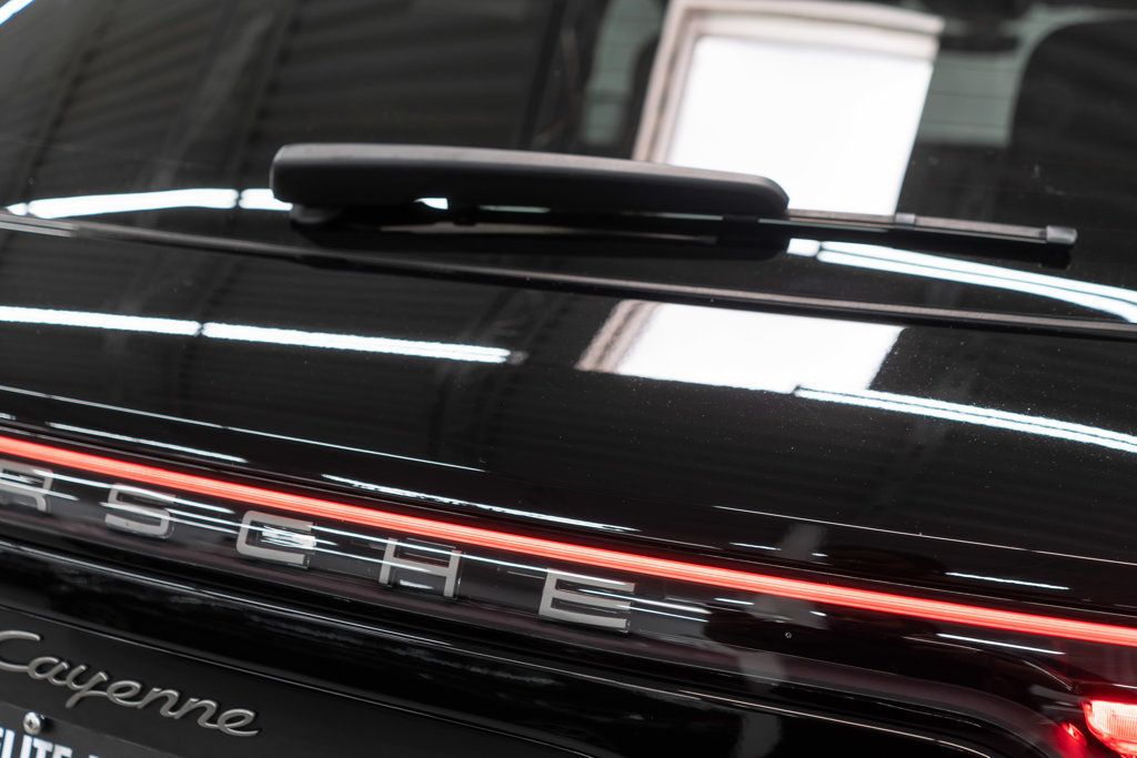 2023 Porsche Cayenne Platinum Edition photo 43