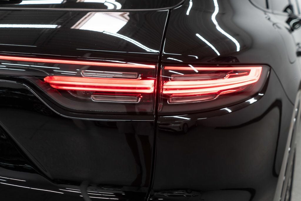 2023 Porsche Cayenne Platinum Edition photo 44