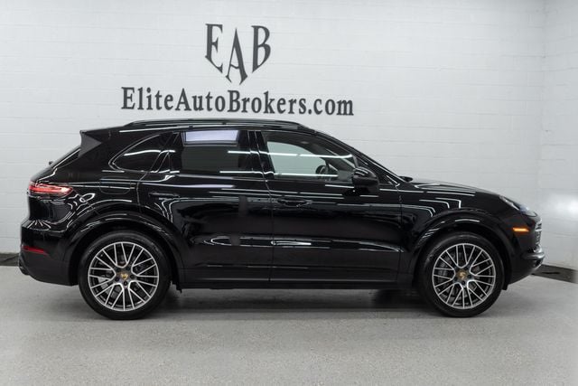 2023 Porsche Cayenne Platinum Edition - 22908447 - 4