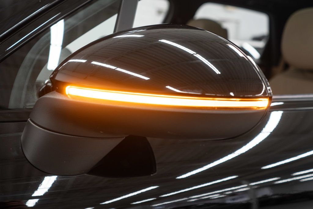2023 Porsche Cayenne Platinum Edition photo 46
