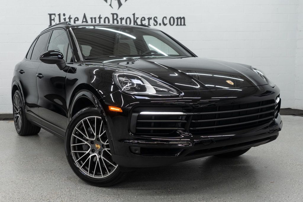 2023 Porsche Cayenne Platinum Edition photo 5