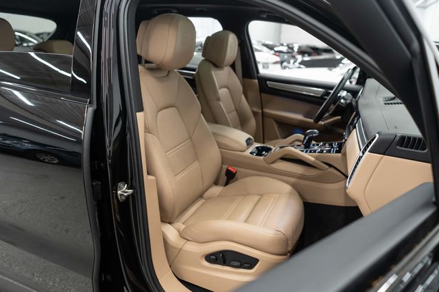 2023 Porsche Cayenne Platinum Edition - 23051387 - 9