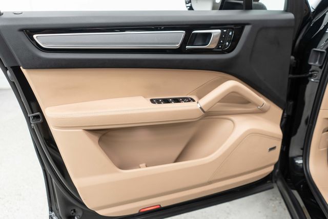 2023 Porsche Cayenne Platinum Edition - 23051387 - 16