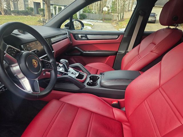 2023 Porsche Cayenne Platinum Edition - 22960787 - 9