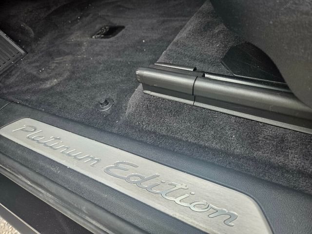 2023 Porsche Cayenne Platinum Edition - 22960787 - 17