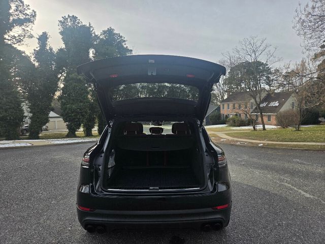 2023 Porsche Cayenne Platinum Edition - 22960787 - 18