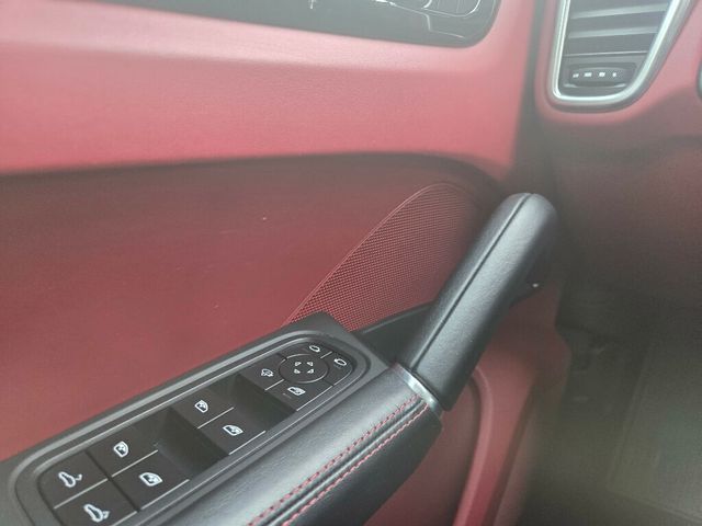 2023 Porsche Cayenne Platinum Edition - 22960787 - 25