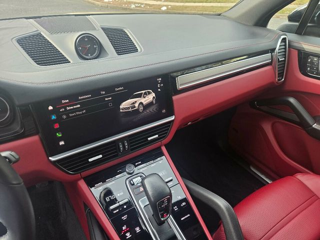 2023 Porsche Cayenne Platinum Edition - 22960787 - 27