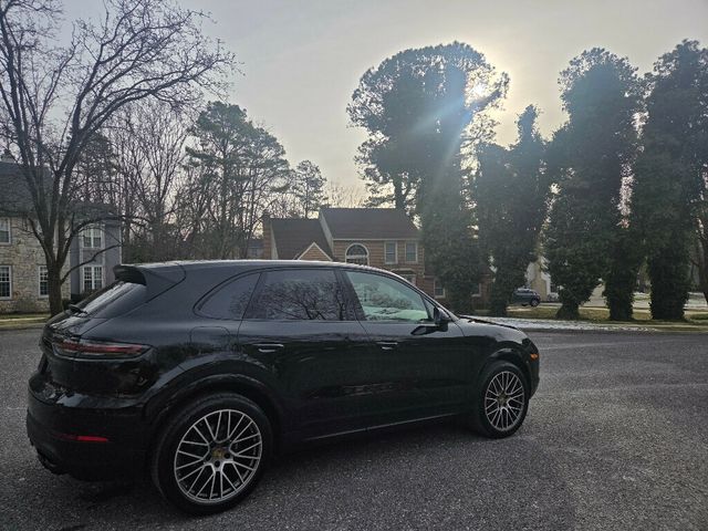 2023 Porsche Cayenne Platinum Edition - 22960787 - 4