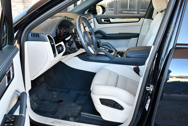 2023 Porsche Cayenne Platinum Edition AWD SUV W/Adaptive Cruise Control - 22973016 - 13