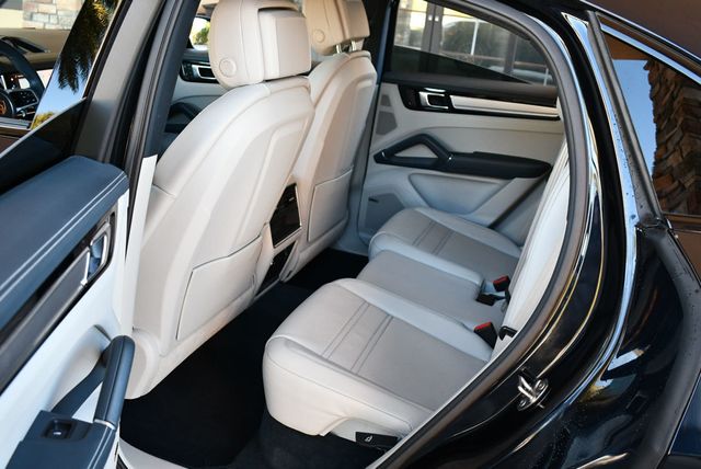 2023 Porsche Cayenne Platinum Edition AWD SUV W/Adaptive Cruise Control - 22973016 - 14