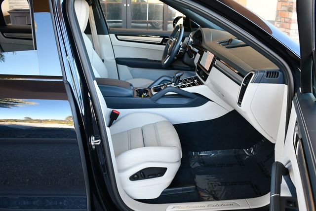 2023 Porsche Cayenne Platinum Edition AWD SUV W/Adaptive Cruise Control - 22973016 - 18