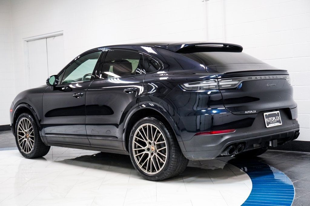 2023 Porsche Cayenne Platinum Edition Coupe photo 3