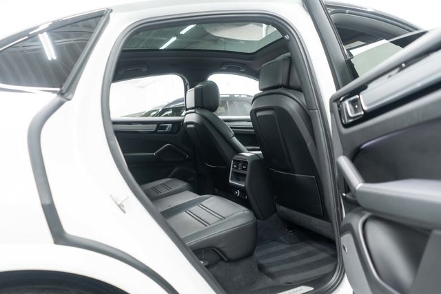 2023 Porsche Cayenne Platinum Edition Coupe - 22935167 - 13