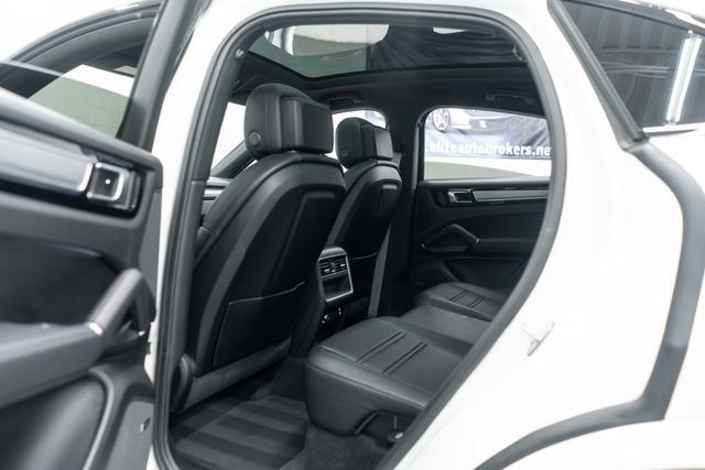 2023 Porsche Cayenne Platinum Edition Coupe - 22935167 - 27