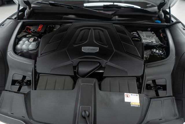 2023 Porsche Cayenne Platinum Edition Coupe - 22935167 - 36