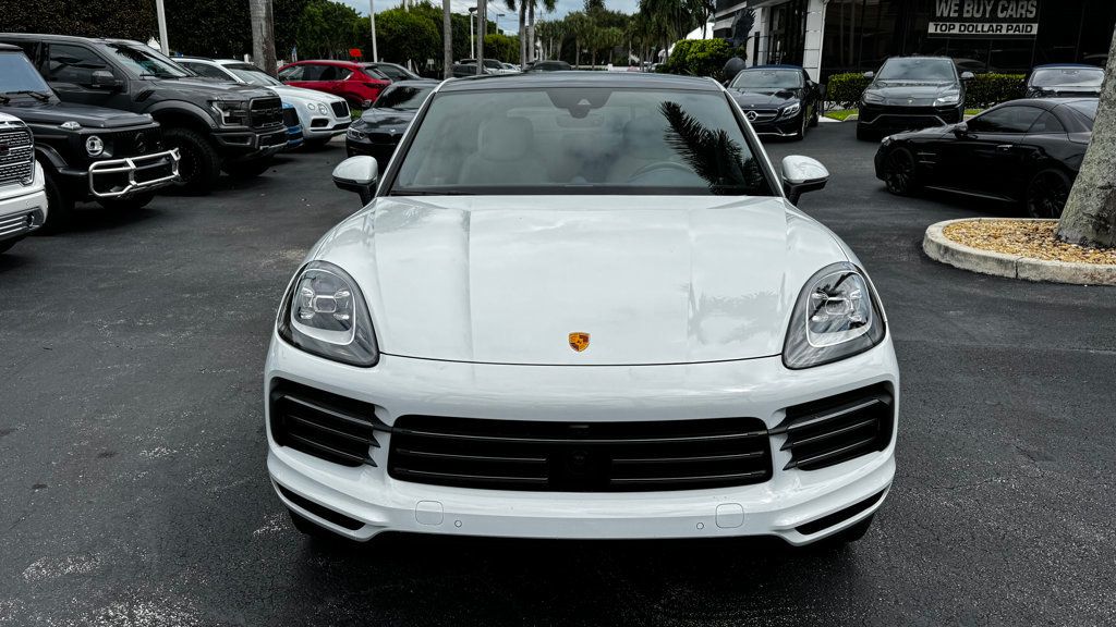 2023 Porsche Cayenne Platinum Edition Coupe photo 2