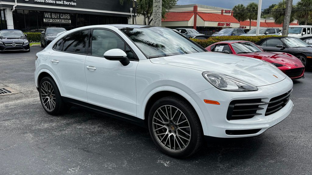 2023 Porsche Cayenne Platinum Edition Coupe photo 3