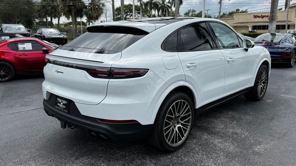 2023 Porsche Cayenne Platinum Edition Coupe photo 4