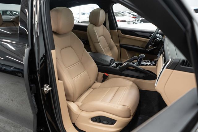 2023 Porsche Cayenne Platinum Edition Hybrid Coupe - 23048902 - 9