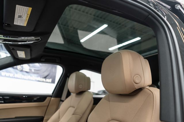 2023 Porsche Cayenne Platinum Edition Hybrid Coupe - 23048902 - 10