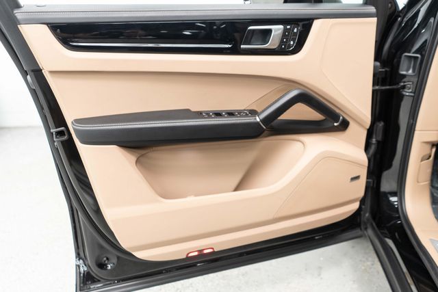 2023 Porsche Cayenne Platinum Edition Hybrid Coupe - 23048902 - 16