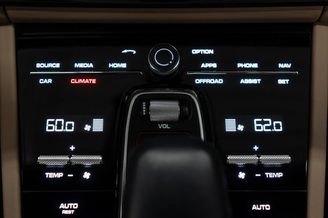 2023 Porsche Cayenne Platinum Edition Hybrid Coupe - 23048902 - 22