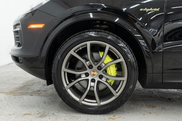 2023 Porsche Cayenne Platinum Edition Hybrid Coupe - 23048902 - 38