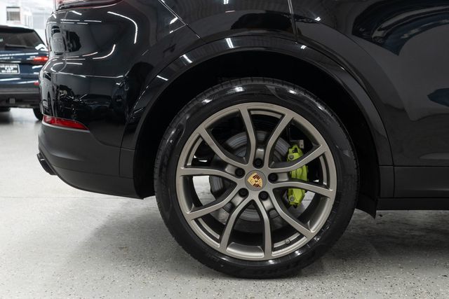 2023 Porsche Cayenne Platinum Edition Hybrid Coupe - 23048902 - 40
