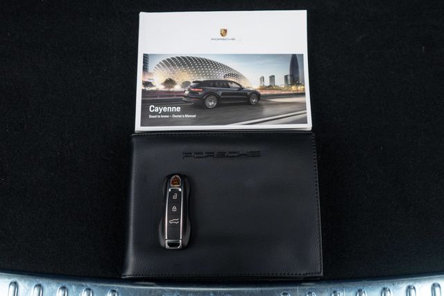 2023 Porsche Cayenne Platinum Edition Hybrid Coupe - 23048902 - 57