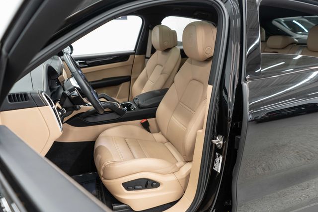 2023 Porsche Cayenne Platinum Edition Hybrid Coupe - 23048902 - 7