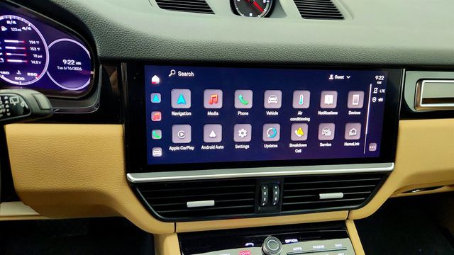 2023 Porsche Cayenne Platinum Edition w/ Premium Package Plus, ACC & Surround View - 23041425 - 17