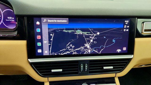 2023 Porsche Cayenne Platinum Edition w/ Premium Package Plus, ACC & Surround View - 23041425 - 18