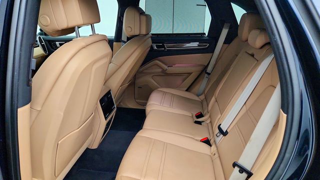 2023 Porsche Cayenne Platinum Edition w/ Premium Package Plus, ACC & Surround View - 23041425 - 21