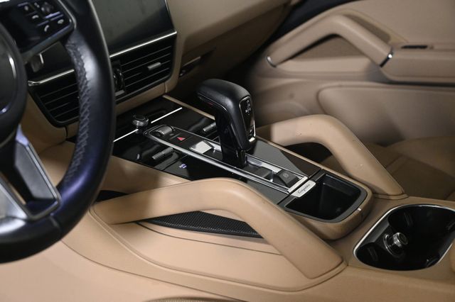 2023 Porsche Cayenne S Platinum Edition - 22956771 - 23