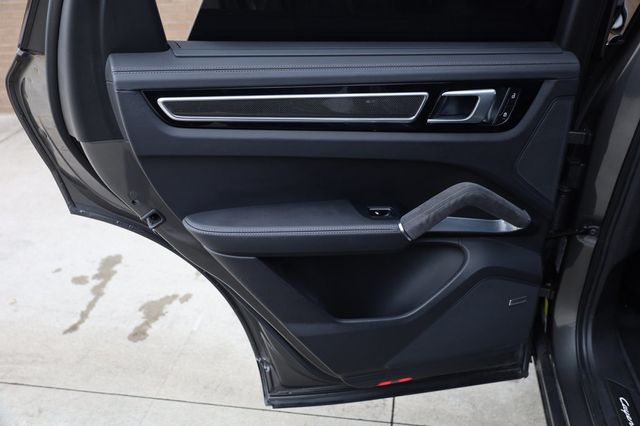 2023 Porsche Cayenne Turbo - 22970718 - 16