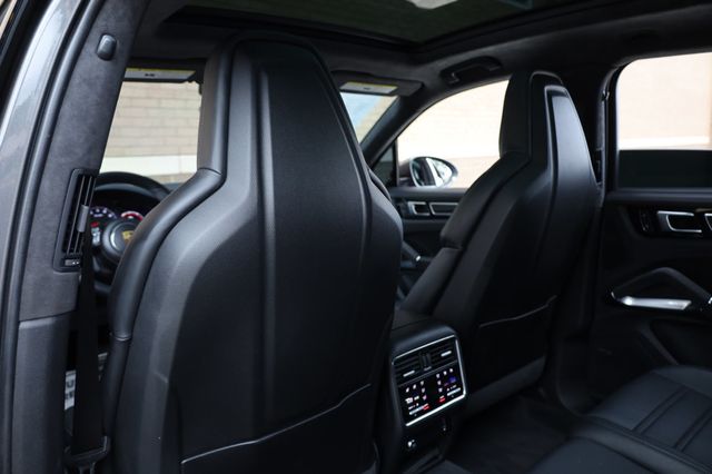 2023 Porsche Cayenne Turbo - 22970718 - 17