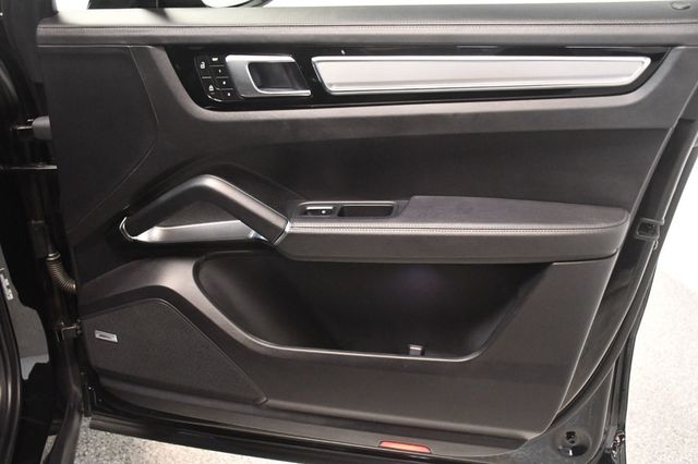 2023 Porsche Cayenne Turbo - 23101444 - 23