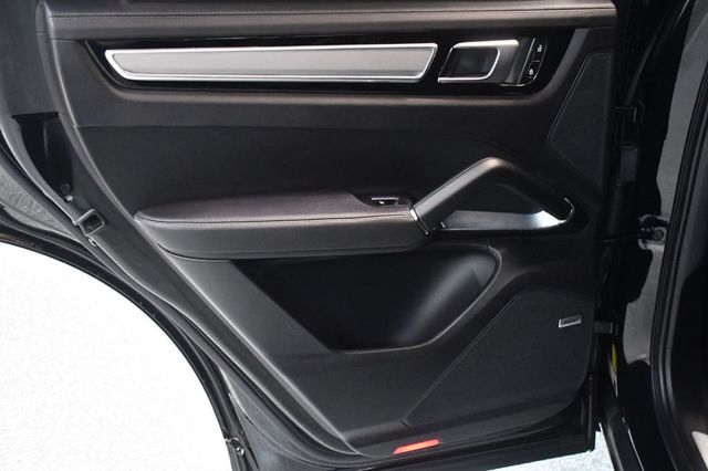 2023 Porsche Cayenne Turbo - 23101444 - 24