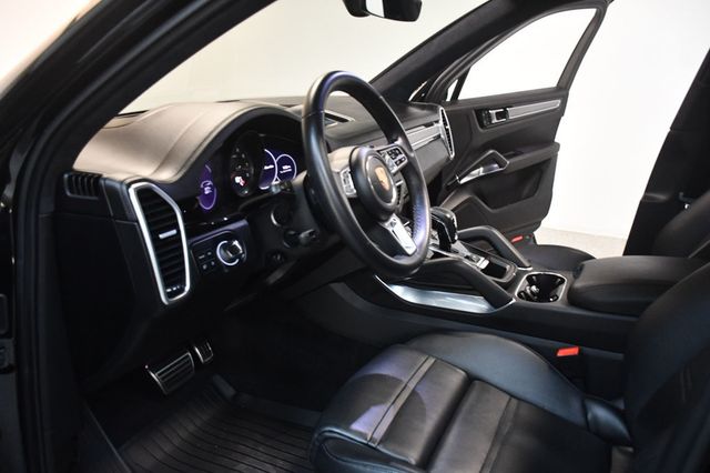 2023 Porsche Cayenne Turbo - 23101444 - 26