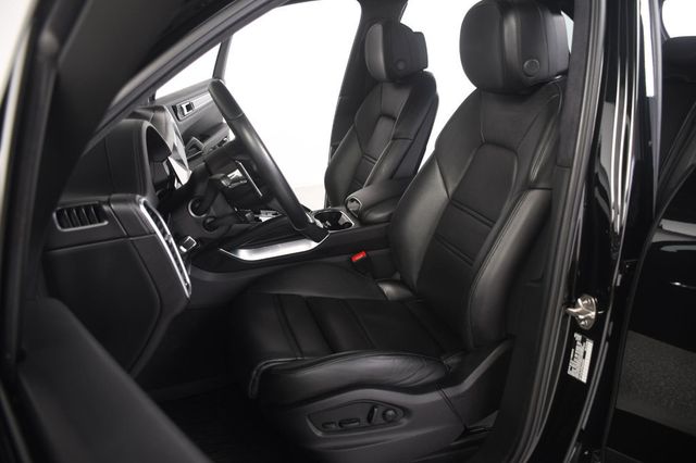 2023 Porsche Cayenne Turbo - 23101444 - 30