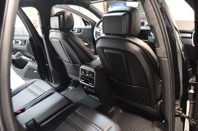 2023 Porsche Cayenne Turbo - 23101444 - 34