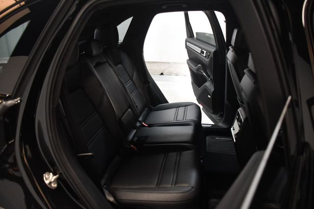 2023 Porsche Cayenne Turbo - 23101444 - 36